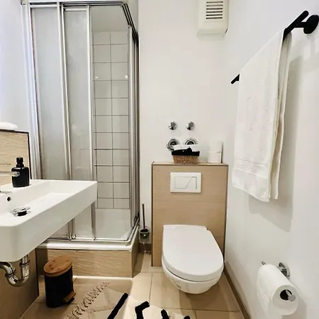 Sunset Apartment, Free Parking & Balcony In アパート