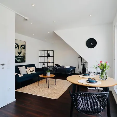 アパート Sunset Apartment, Free Parking & Balcony In エッセン