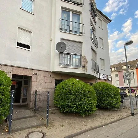 Apartment Sunset Apartment, Free Parking & Balcony In *